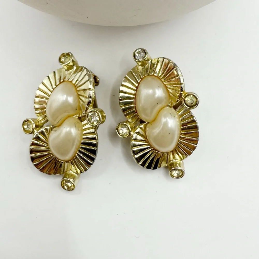 Vintage Faux Pearl Bracelet & Clip-On Earrings Set | Gold Sunburst